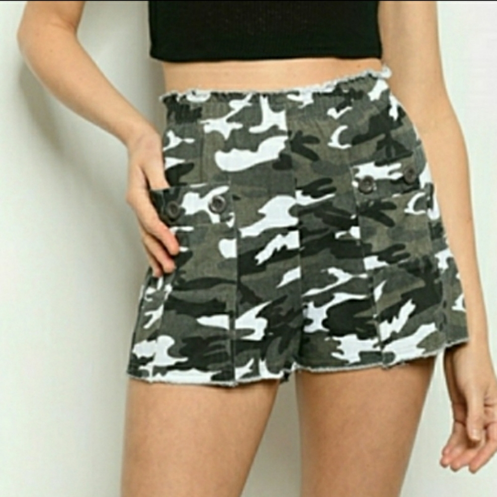 Camouflage Raw Hem Jean Short